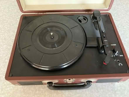 Photo of free Record Player (IP8) #1