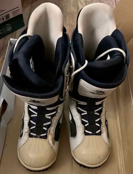 Photo of free Snowboard gear, Bloor West Village (Bloor West Village) #3