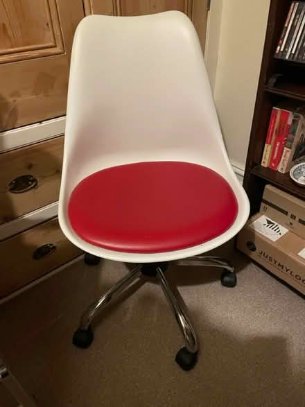 Photo of free Desk and Chair (Waterlooville) #2