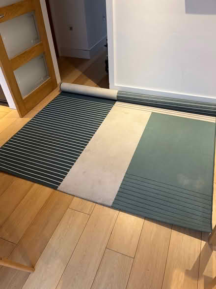 Photo of free Large rug (Winthorpe) #1