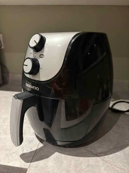Photo of free Daewoo 4L air fryer (Springfield CM2) #2