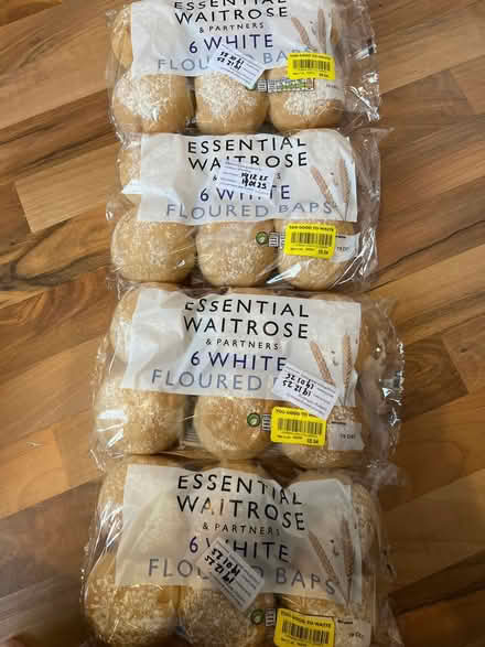 Photo of free 4x 6 White Floured Baps (125 Richmond Avenue N1 0LR) #1