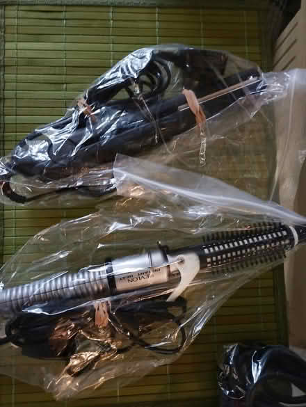 Photo of free Revlon straightner and Tong set (London SE4) #1