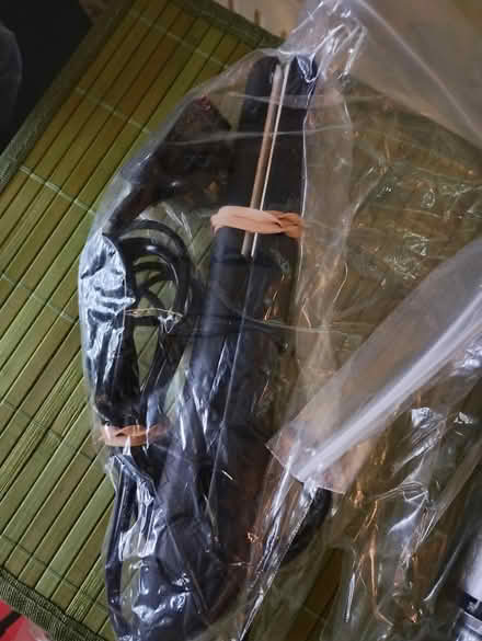 Photo of free Revlon straightner and Tong set (London SE4) #2