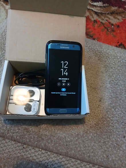 Photo of free moble phone (March PE15) #1