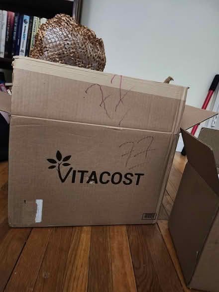 Photo of free Medium size box & packing materials (Passaic) #1