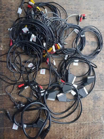 Photo of free Video / Audio Cables; SCART / Phono (GL51) #1