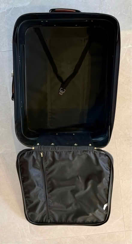 Photo of free 🧳Large Black Suitcase with wheels (Chipping Barnet EN5) #2