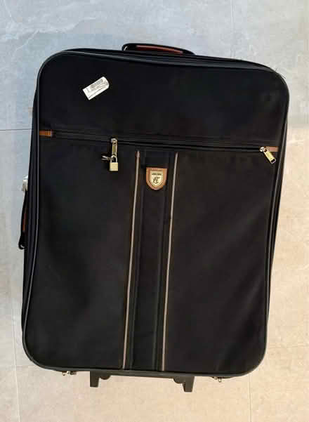 Photo of free 🧳Large Black Suitcase with wheels (Chipping Barnet EN5) #1