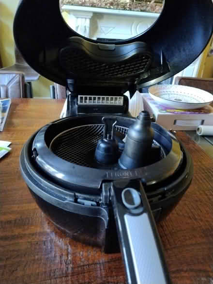 Photo of free Air fryer (Eltham SE9) #2
