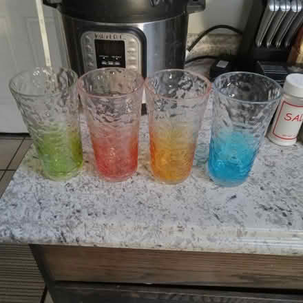 Photo of free 4 cups (Juan Tabo and Central) #1