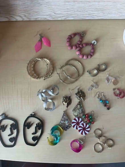 Photo of free job lot jewellery (SK1, central stockport) #1