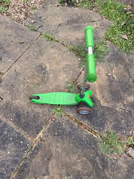 Photo of free π΄ Green Mini Micro Scooter (Richmond TW9) #2