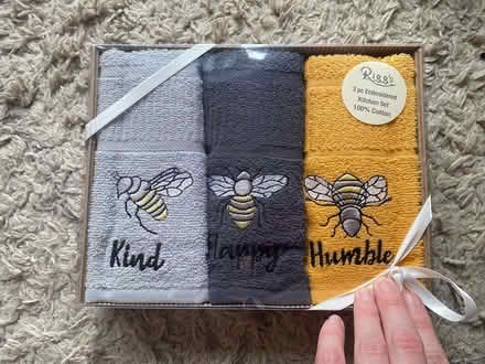 Photo of free Bee Themed Teatowel Set (CF3) #1