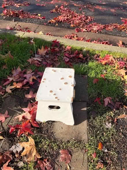 Photo of free Used plastic toddler’s desk/easle (Albany near Santa Fe Ave) #1
