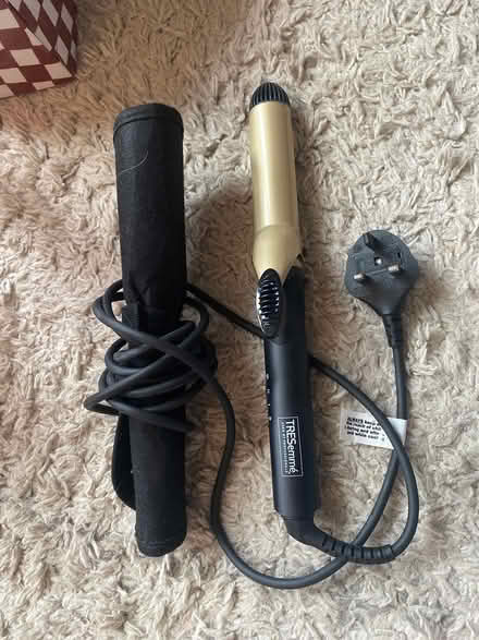 Photo of free Tresemmé Curling Tongs (CF3) #1
