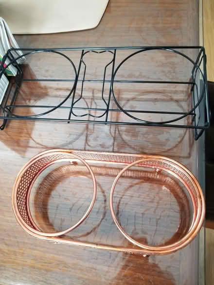 Photo of free holders for pet food dishes (Hunt Club) #1