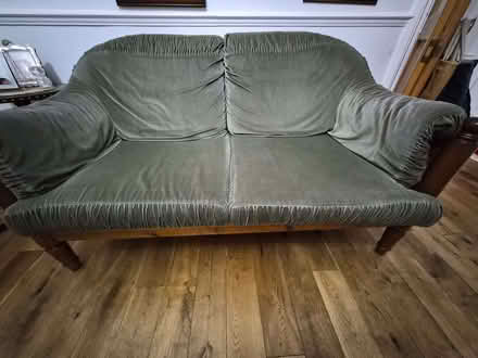 Photo of free Green settee/sofa (Harlesden NW10) #1