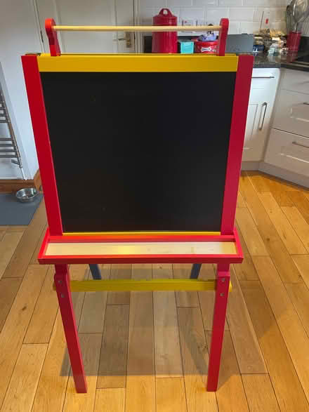 Photo of free Child’s easel , 2 in 1 white board + blackboard (Shelton SY3) #2