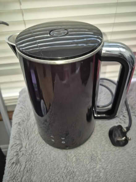 Photo of free Kettle and Iron (thornton heath) #2