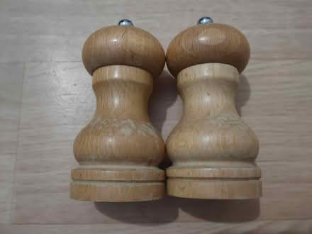 Photo of free Salt and pepper mills (islington N1) #1