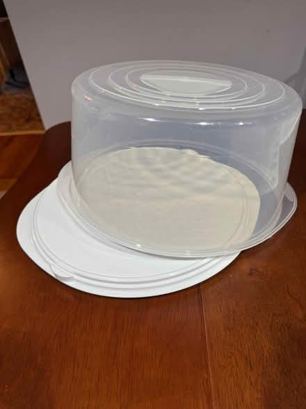 Photo of free Plastic layer cake container (Swarthmore) #2