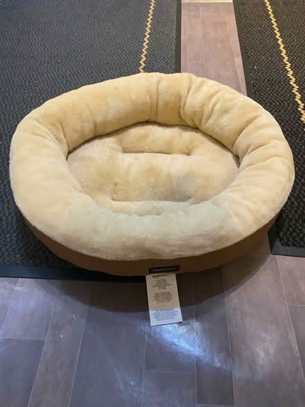 Photo of free Cat bed (Jennett's Park RG12) #1