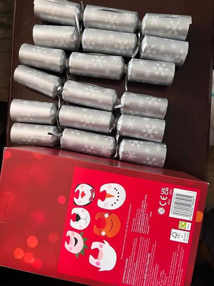 Photo of free 6 Christmas crackers (BR1) #1