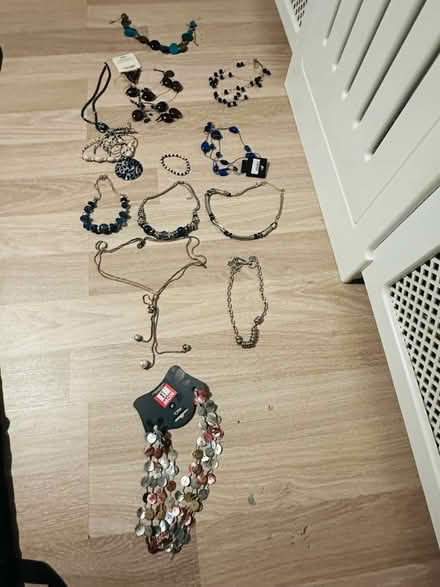 Photo of free Fashion jewellery (Bartley Green B32) #1