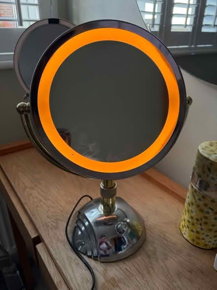 Photo of free Revlon Make-up mirror (ME14 5ST) #2