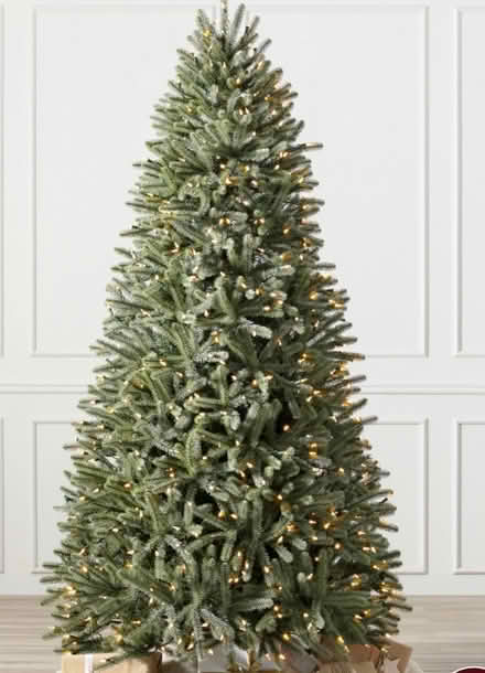 Photo of 7/8ft Christmas tree (Wolverhampton WV4) #1