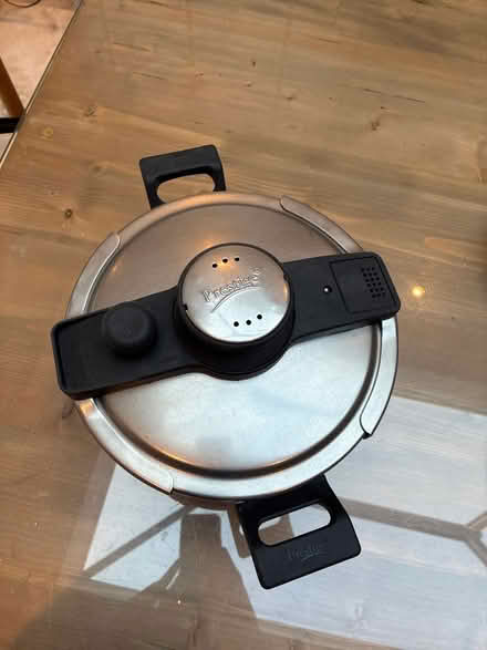 Photo of free Stovetop pressure cooker (Leckhampton GL53) #1