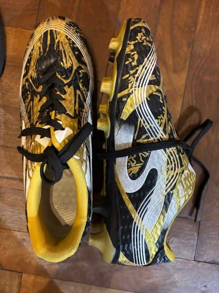 Photo of free Size 8 Football Boots (DA11) #2