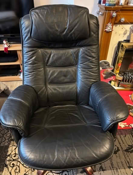 Photo of free Black faux leather executive office chair (Woodmancote GL7) #1