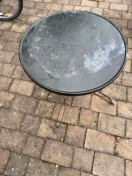Photo of free Table (CR7 Thornton heath) #1