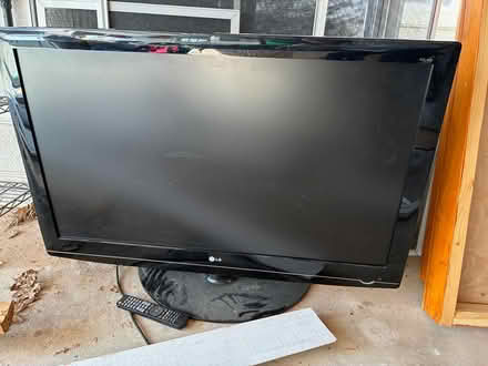 Photo of free 42" tv (Wallingford (near Media)) #1