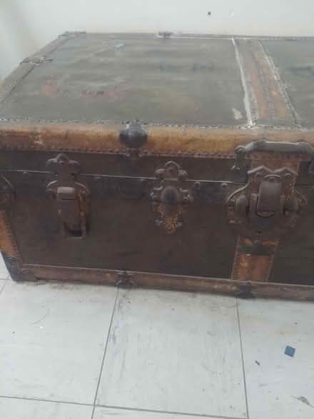 Photo of free Vintage trunk (Nr South Norwood Lakes SE19) #1