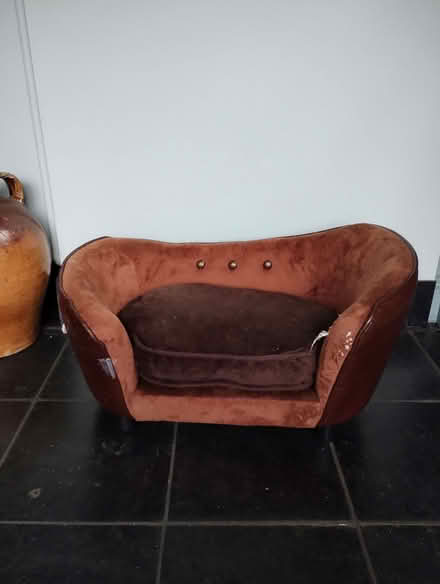 Photo of free Cat (or small dog) sofa (Castle MK40) #1