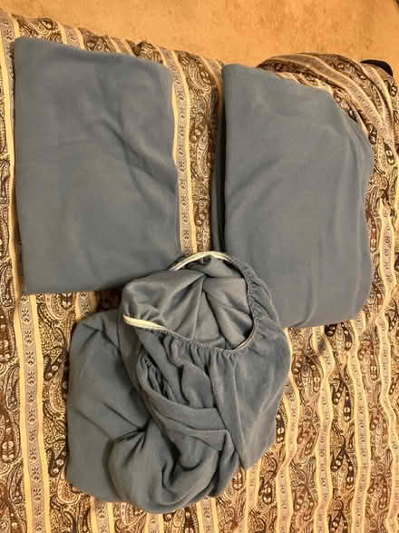 Photo of free Twin size fleece sheet set (Lee Chapel & Ffx Co Pkwy) #1