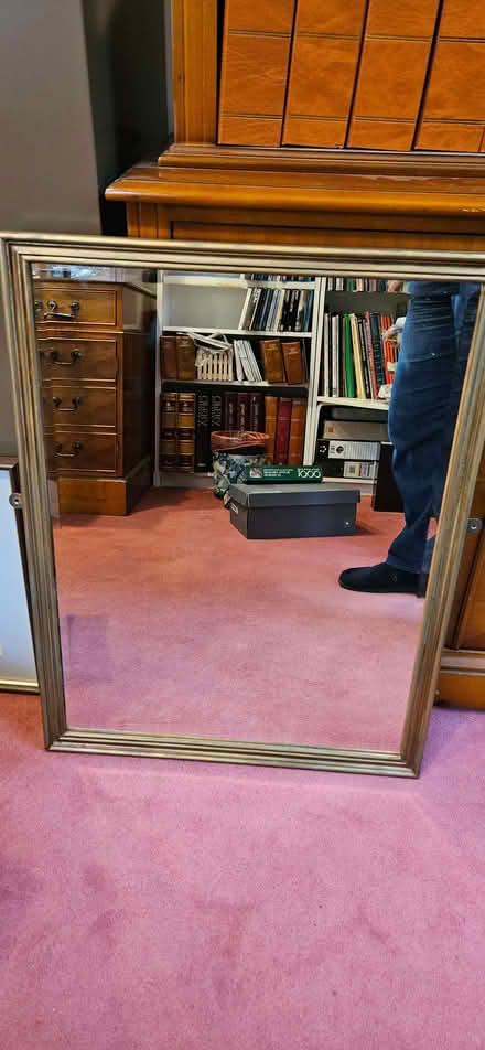 Photo of free Mirror in gold coloured frame (Stanford in the Vale SN7) #1