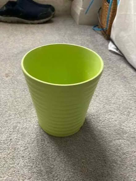Photo of free Small green plant pot (Lewes BN7) #1