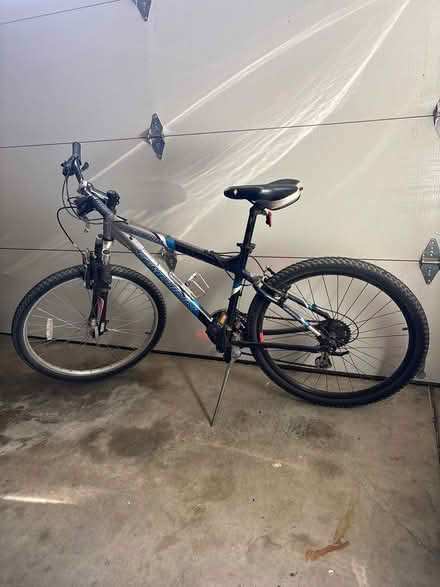 Photo of free adult schwinn bike (Fremont near Gomes Elementary) #1
