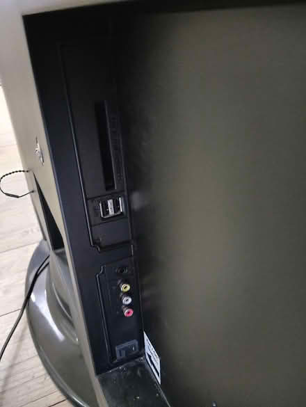 Photo of free Hitachi Television 42" - Brockley (London SE4) #4