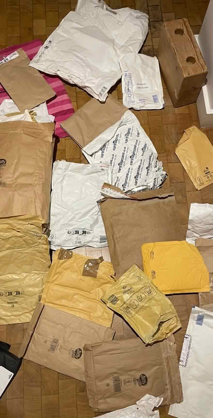 Photo of free Jiffy bags / padded envelopes used clean assorted sizes (Putney SW15) #1