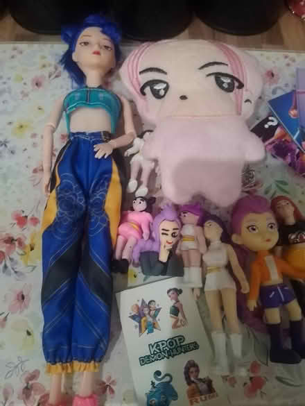 Photo of free K pop dolls (Keighley) (Yorkshire) #4