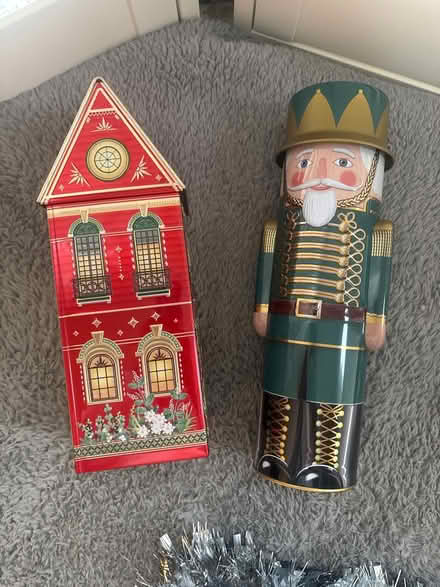Photo of free Christmas tins (SW11 Battersea) #1