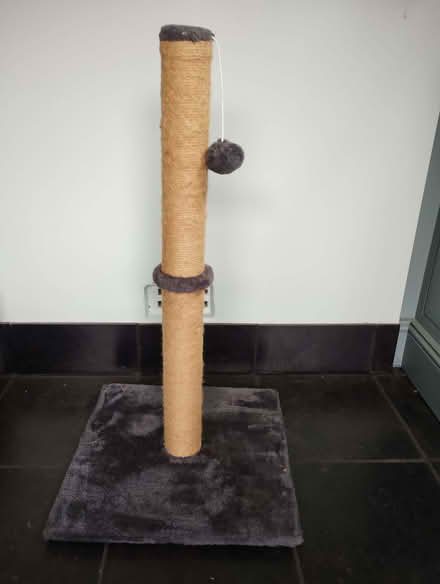Photo of free Scratching post (Castle MK40) #1