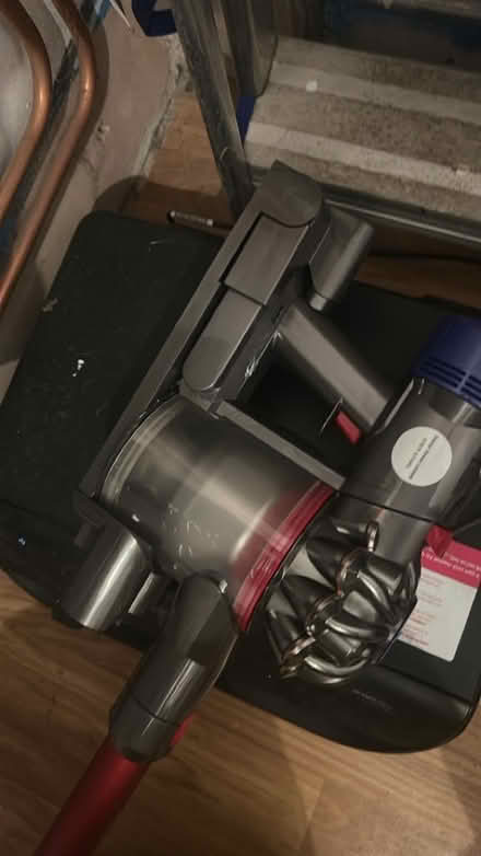 Photo of free Dyson v8 with accessories (Bedford MK41) #2