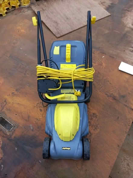 Photo of free Small electric lawnmower (Shepshed LE12) #1