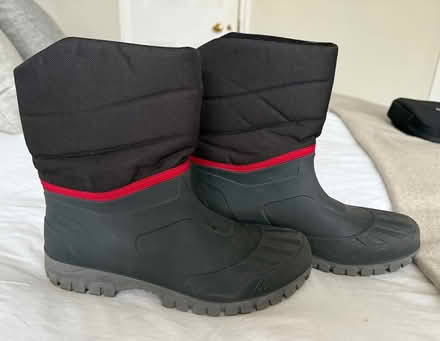 Photo of free Men's snow boots size EU 42/43 (Wimbledon Park SW19) #1